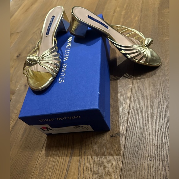 Stuart Weitzman Metallic Gold Knot-Front Heeled Sandals - Picture 8 of 16